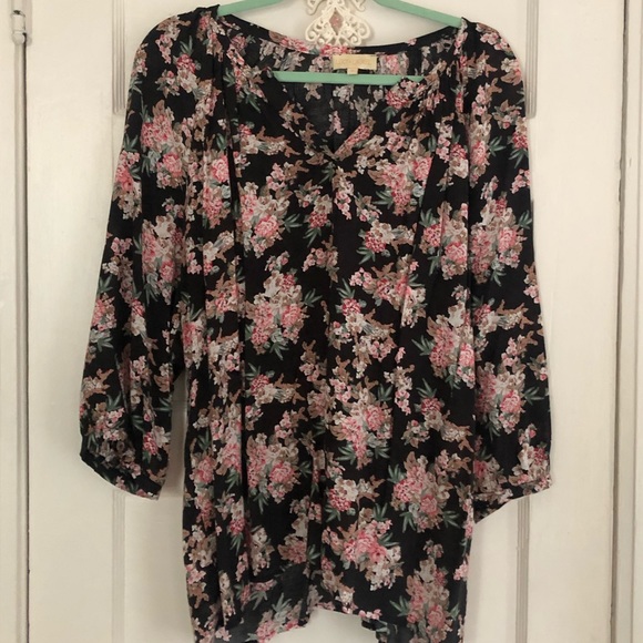 Lucy & Laurel Tops - Lucy & Laurel 3/4 Sleeve V-Neck Floral Blouse